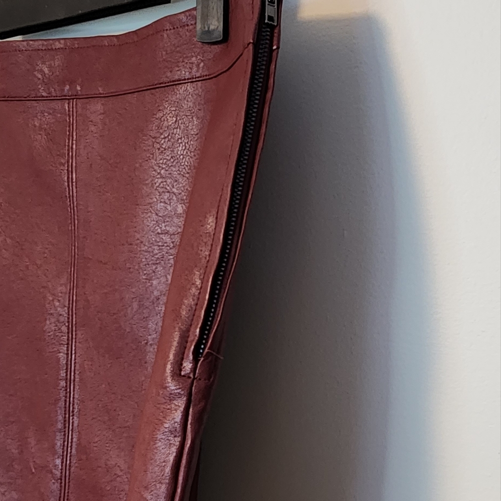 Red Burgundy Vegan Leather Midi Skirt Sleek Slit Sz Small Highwaist - Picture 3 of 7